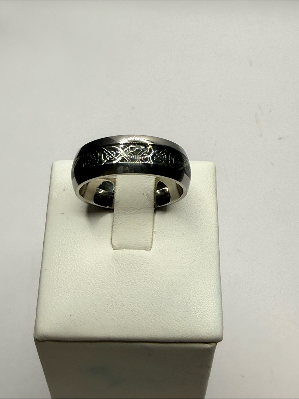 Silver Celtic Knot Stainless Steel Band - Black Inlay size 9 New without tag